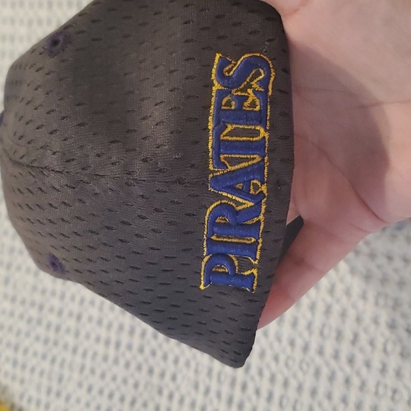 ECU Hat Size S - Picture 2 of 5